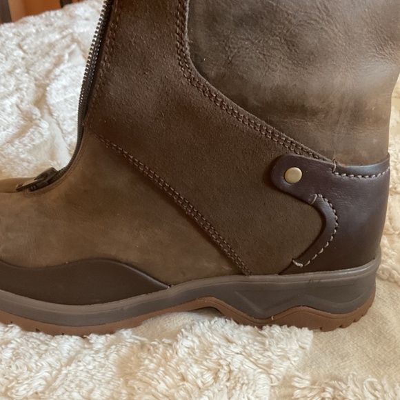 Merrell women’s winter boot - Picture 4 of 6